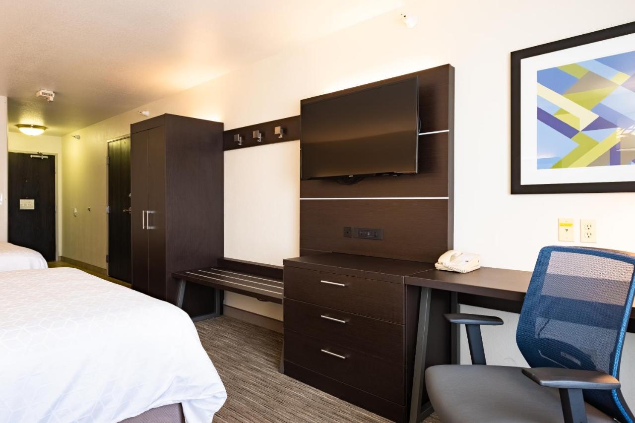 Holiday Inn Express Hotel & Suites Evanston By Ihg Екстер'єр фото